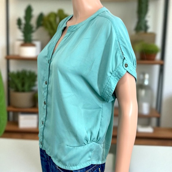 Xhilaration Seafoam Green Cold Shoulder Short Sleeve Top - Picture 11 of 16